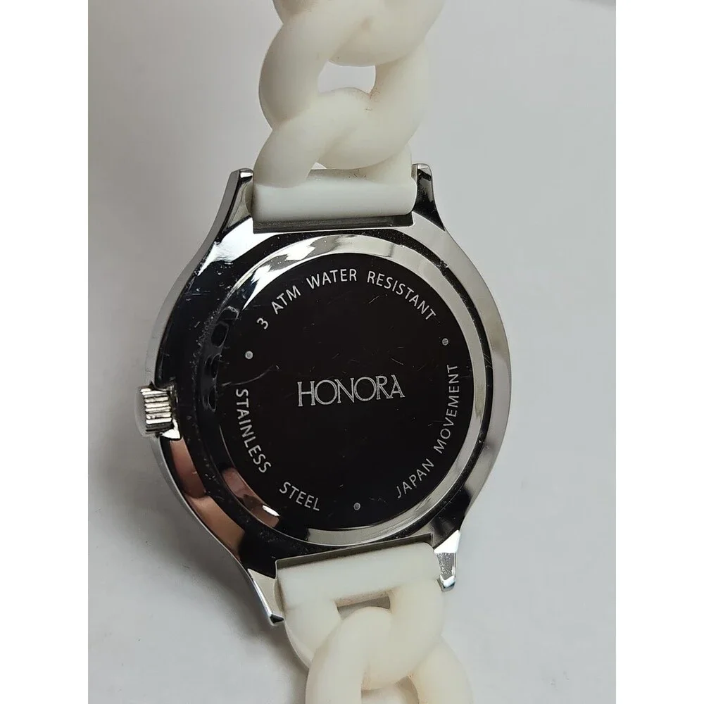 Honora item shows